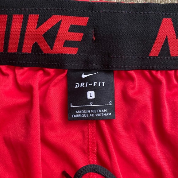 Men’s shorts - Picture 2 of 2